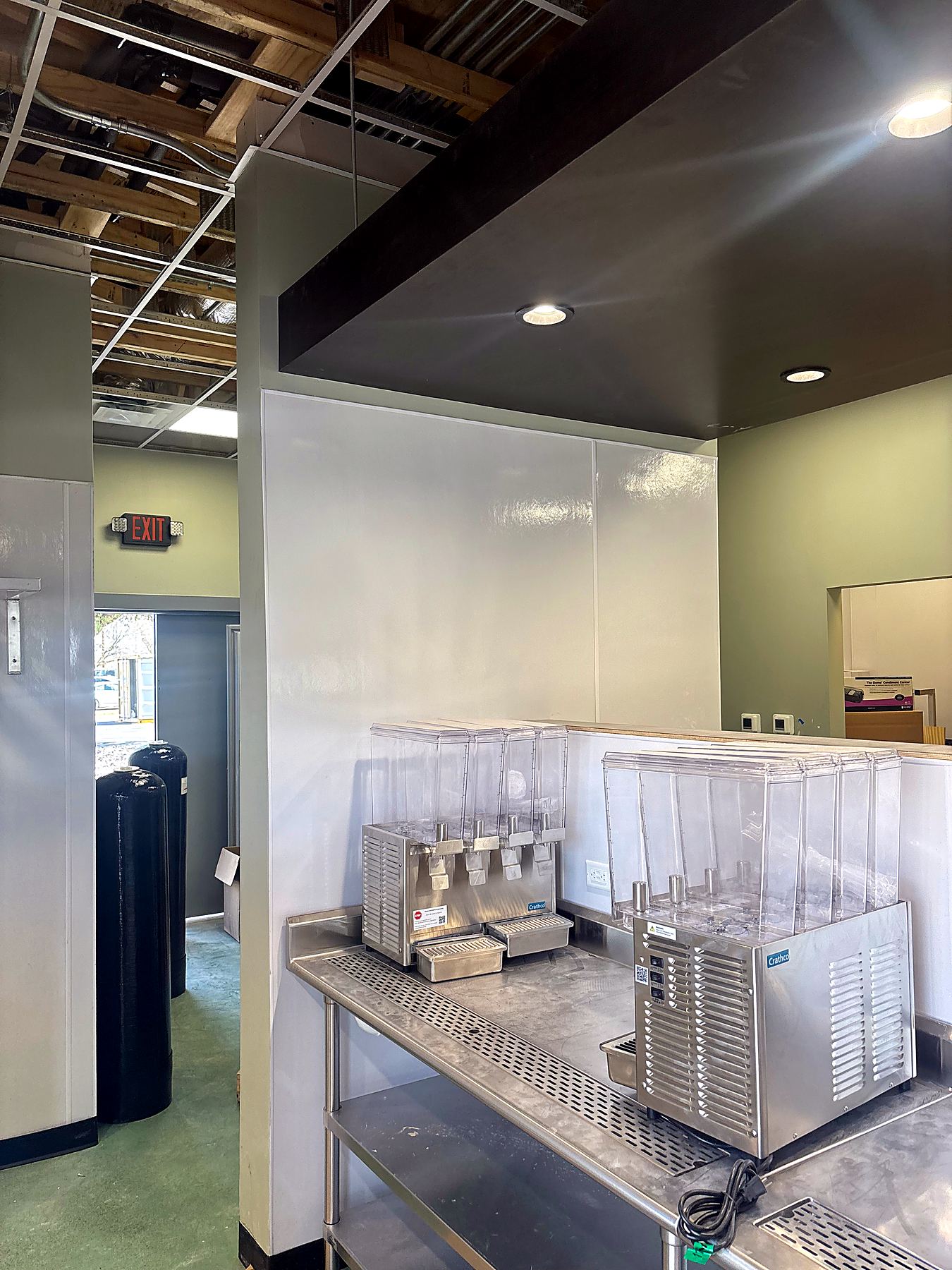 Restaurant kitchen with FRP walls
