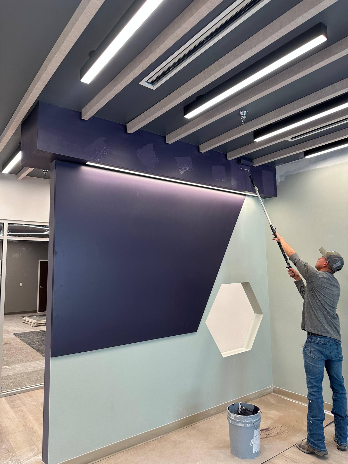 Accent wall with hexagon opening